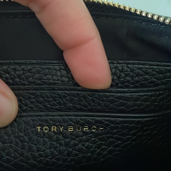 New, authentic Tory Burch chelsea wristlet - Picture 12 of 14